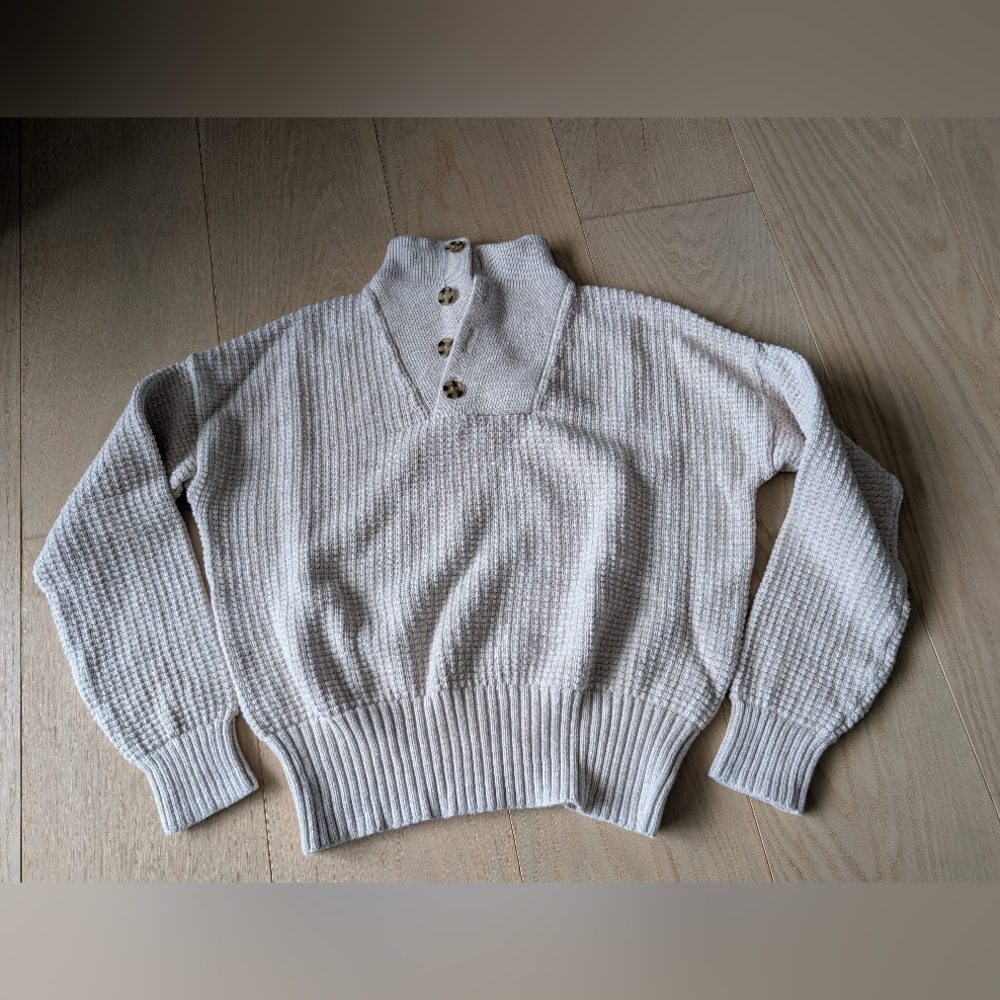 Gap Cream Button-Front Women's Sweater. Size Medium.